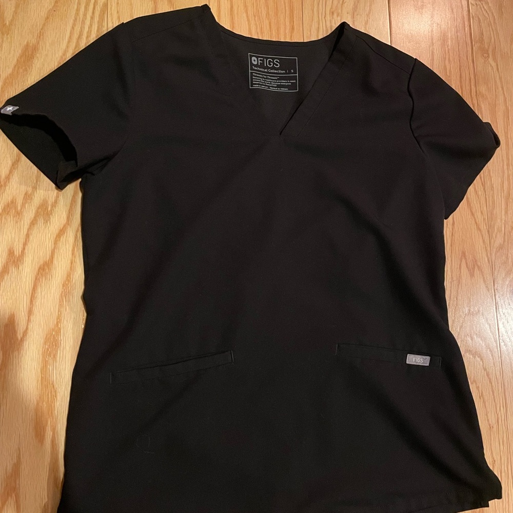 Figs casma scrub top
